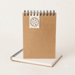 Sketchbook 13,3 x 19,5 cm Capa Kraft com folhas Sulfite